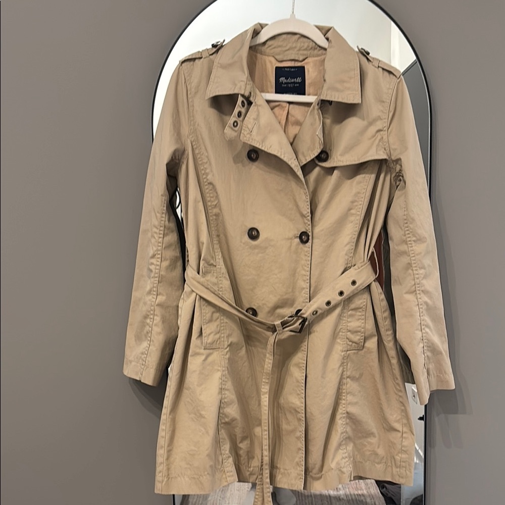 Madewell belted trench. Khaki. Size M